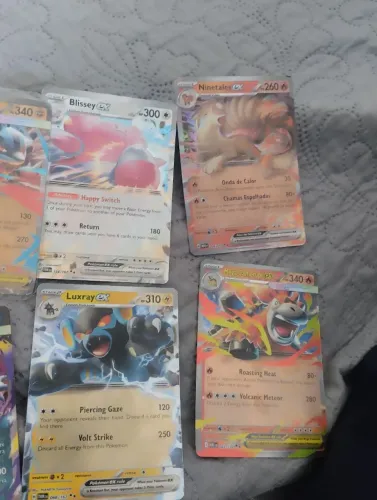 10 cartas de Pokemon 
