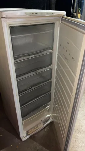 ?vende-se freezer Brastemp 240L?