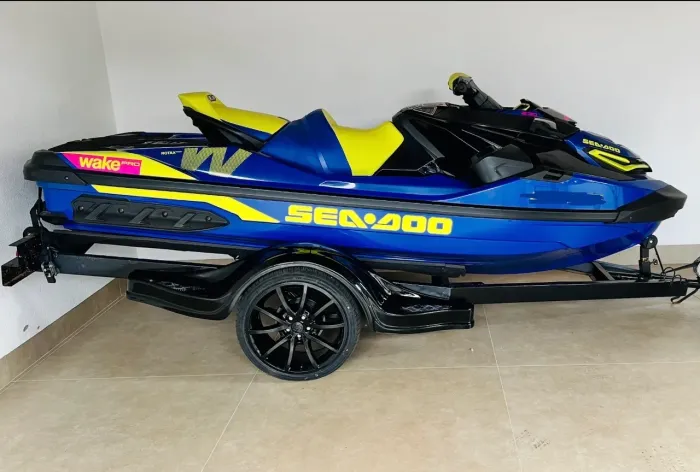 JET SKI SEA DOO WAKE PRO 230