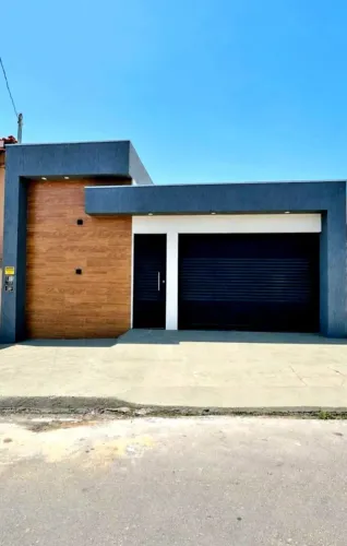 CASA À VENDA NO BAIRRO SANTÍSSIMO 