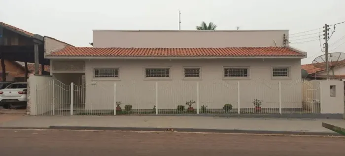 Ponto Comercial para Venda em Pontes e Lacerda, Centro, 1 dormitório, 2 banheiros