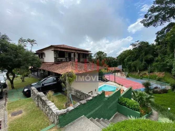 Casa com 4 dormitórios à venda, 492 m² por R$ 1.650.000,00 - Pendotiba - Niterói/RJ