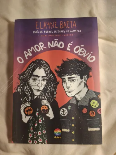 Livro "O Amor Não é Óbvio", de Elayne Baeta