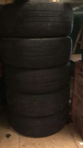 Vendo pneus meia vida de marca
