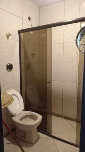 Alugou barracão para pessoas solteiras ou Casal sem filhos