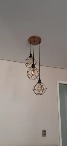 Lustre com lâmpadas