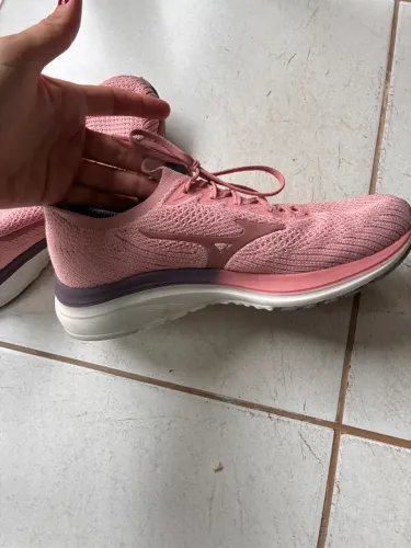 Tênis corrida mizuno