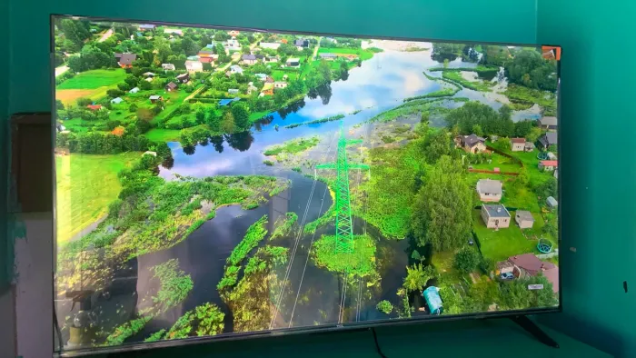 TV SMART SEMP 50 POLEGADAS 4K BORDA INFINITA SEMI NOVA NO PLÁSTICO