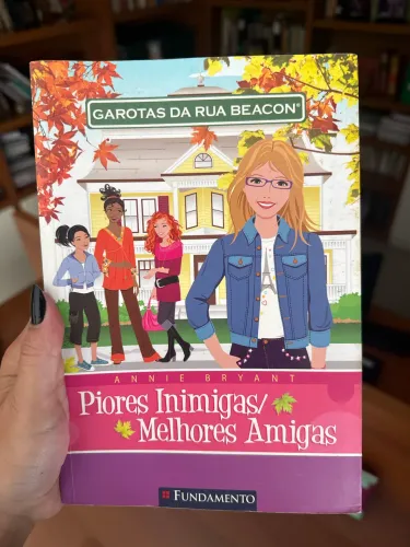 Livro Piores Inimigas/ Melhores Amigas