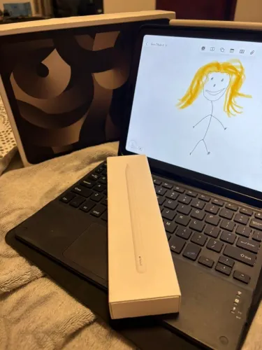 iPad Air 5ª Geração - 64GB (Acompanha Teclado e Apple Pencil 2ª Geração)