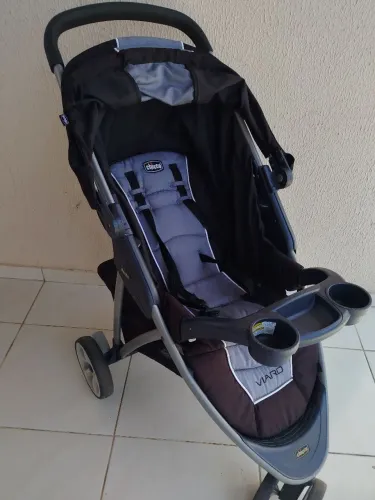 Carrinho de bebê + Bebê conforto Chicco (Modelo Viaro)