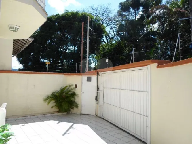 Sobrado à venda com 4 quartos em Jardim Virginia Bianca, São Paulo