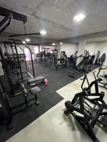 Vendo estúdio de musculação completo 