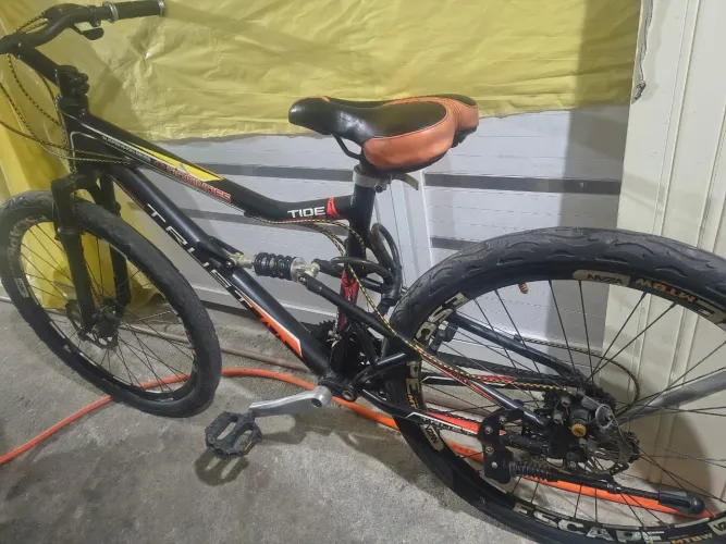 Bicicleta TRUST ARO 26 FREIO A DISCO NAS DUAS RODAS E SUSPENÇÃO DUPLA. PEÇAS TODAS  SHIMAN