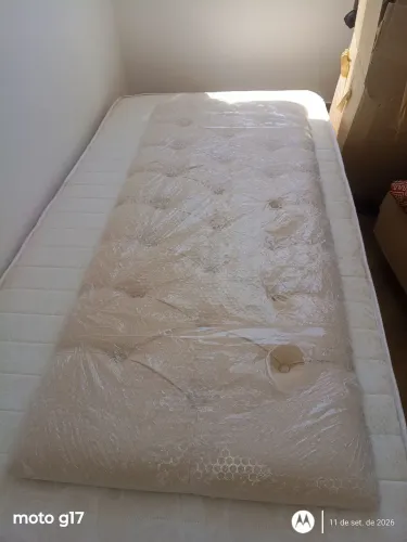 Painel em Veludo Cama Solteiro ou Casal, novo, sem uso!