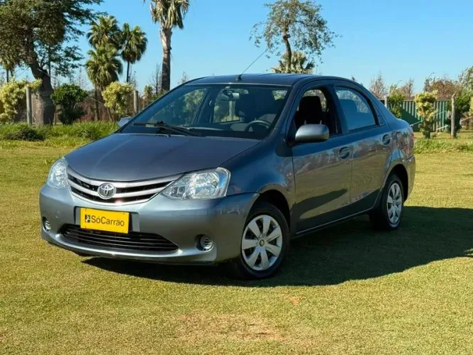 Toyota Etios XS 1.5 Flex 16V 5P Mec. 2013