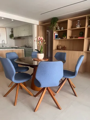 6 Cadeiras de Jantar Giratórias Estofadas Azul com Base Madeira