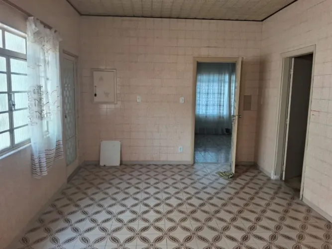 Casa com 3 dormitórios à venda, 250 m² por R$ 450.000,00 - Jardim Maria Augusta - Taubaté/