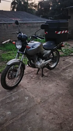 vendo moto, unico dono, em ótimo estado, nunca teve nenhum acidente 