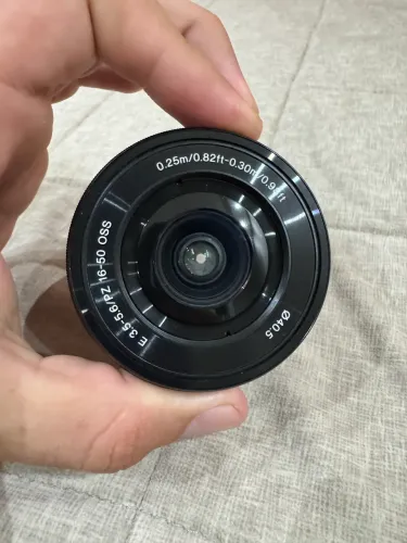 Lente Sony 16-50 mm f 3.5/5.6 E mount Original para ZVE-10