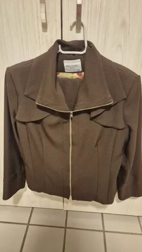 Vendo blazers e conjuntos semi novos