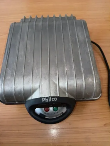 Máquina de waffle em ótimo estado