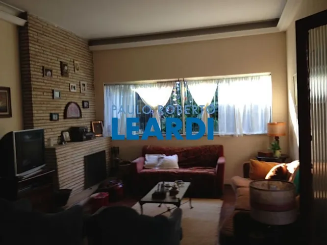 CASA ASSOBRADADA - POMPEIA - SP