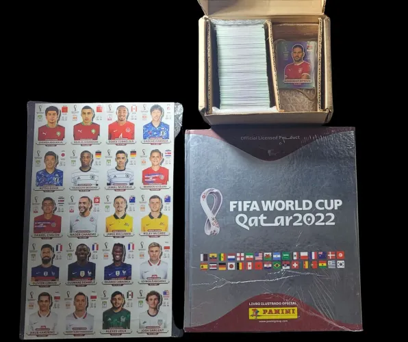 Álbum Completo Capa Dura Prateado Copa do Mundo Qatar 2022 - Figurinhas para colar (TODAS)