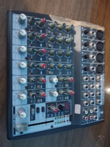 Mesa de som Beringuer 1202