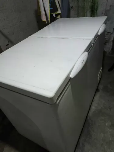 Freezer 2 portas horizontal com rodinhas