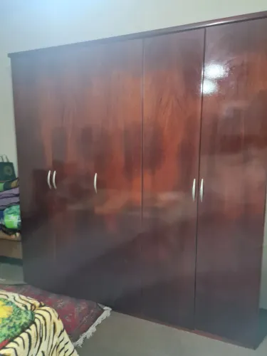 Jogo de quarto de casal em madeira