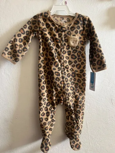 Macacão Carters menina 9 meses plush oncinha