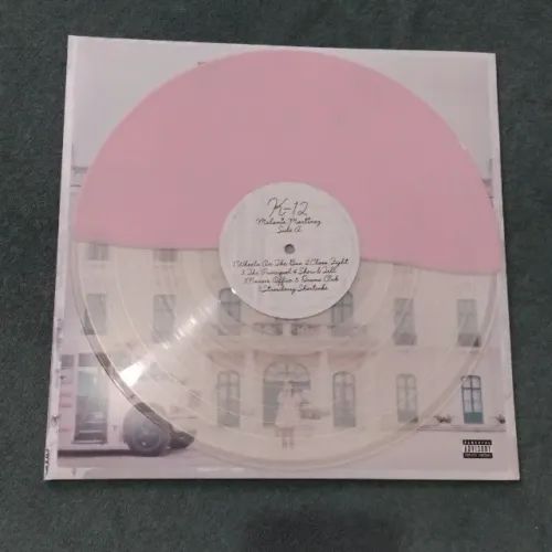LP Melanie Martinez - K-12 (Half and Half Baby Pink e Milk) Urban Outfitters