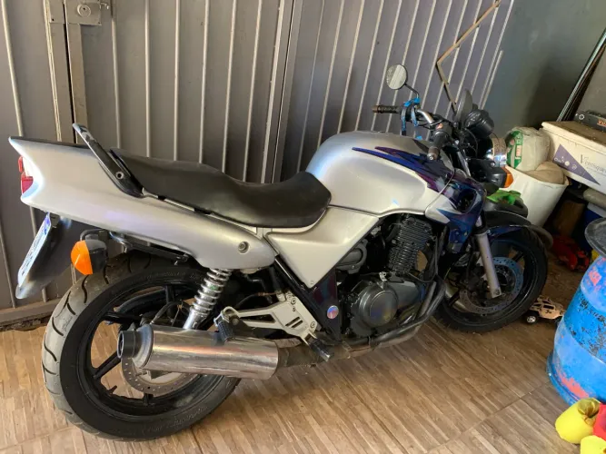 Moto Cb 500