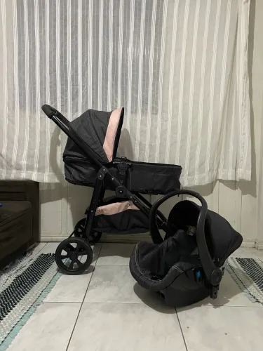 Kit carrinho + bebê conforto