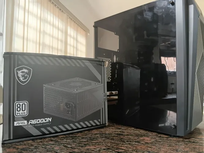 Vendo Gabinete + Placa Mãe com Defeito + Fonte 400W