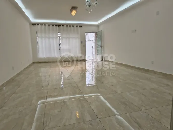 Sobrado com 03 dormitórios, suite, 03 vagas e espaço gourmet em Mirandópolis