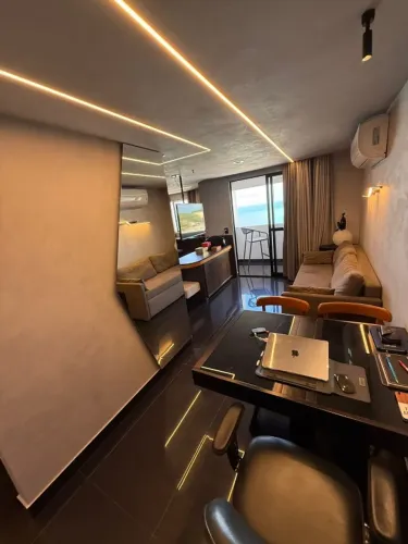 Flat de Luxo no Quality em Ponta Negra - Todo Reformado e Mobiliado (Vista Incrível) 