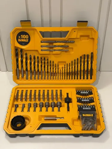Jogo de Brocas e Bits DeWalt 100 Peças (DT71563) - Estado de Novo, Usado apenas 3x