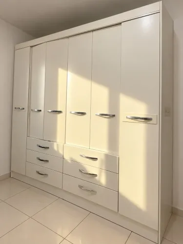 Guarda roupa 6 portas