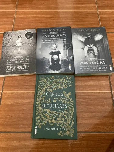 Livros - O Lar da Srta. Peregrine para Crianças Peculiares | Ransom Riggs