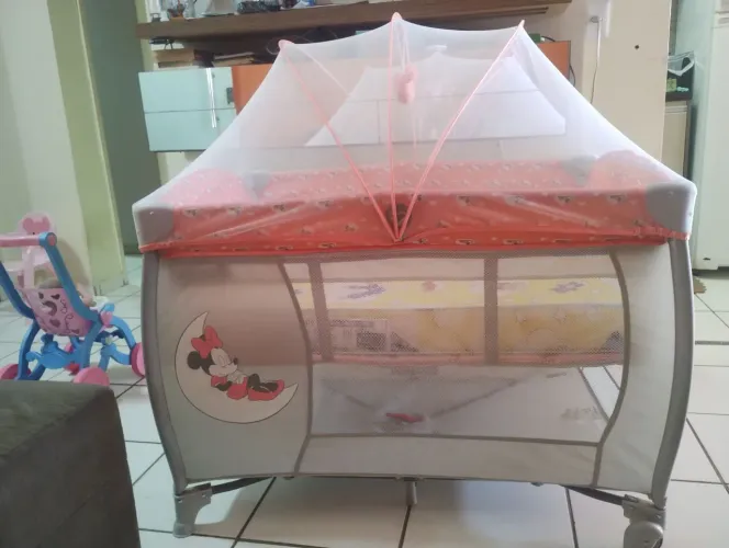 Berço portátil infantil menina