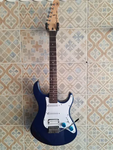 Yamaha Pacifica 012 HSS azul | Revisada, blindada e regulada