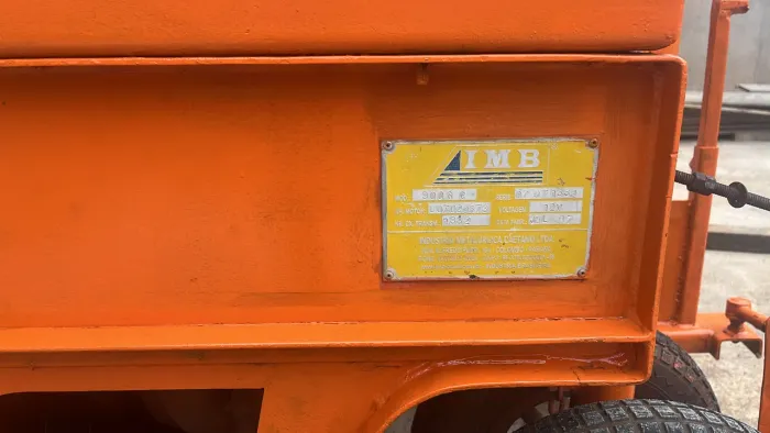 Estrusora de meio fio IMB 900 motor novo bomba e parte elétrica revisada