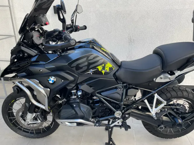 BMW TRIPLEBLACK