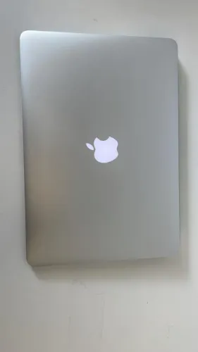MacBook Air 13? Intel Core i5 | 8GB RAM | SSD 256GB