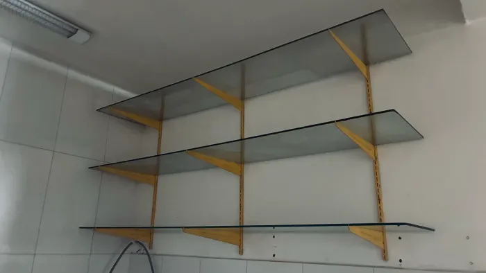 Prateleiras de vidro