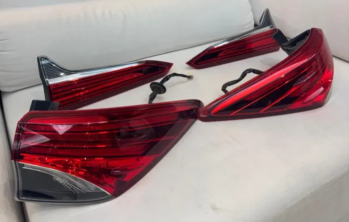 Vendo lanternas traseiras da TOYOTA SW4 2020