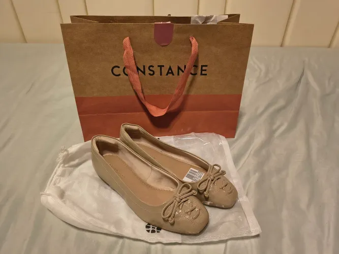 Sapatilha Constance 37 bege nova