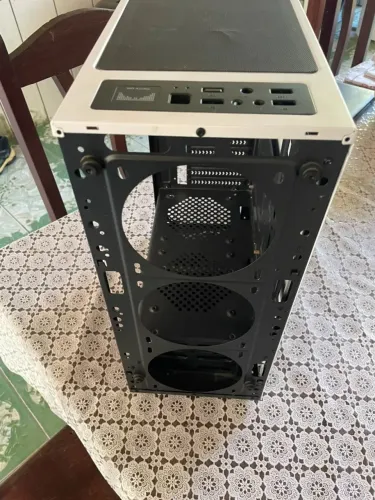 Gabinete Gamer Branco e Preto ATX com PSU Cover